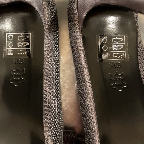 Stepping Out 👠 Beautiful Shiny Heels with Double Bow 🎀 - Picture 10 of 11